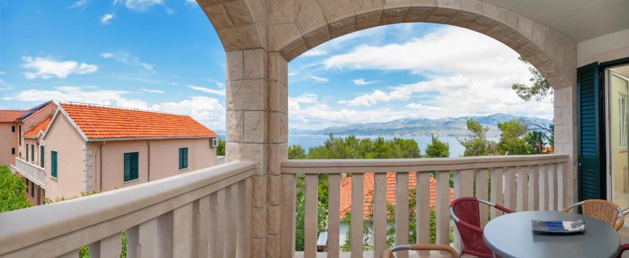 Apartments By The Sea Postira, Brac - 15242 المظهر الخارجي الصورة