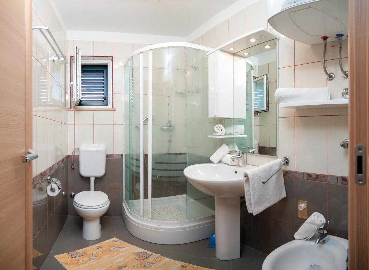 Apartments By The Sea Postira, Brac - 15242 المظهر الخارجي الصورة
