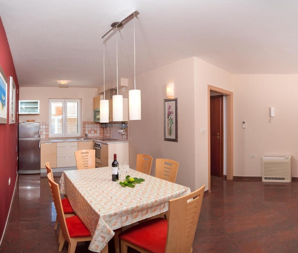 Apartments By The Sea Postira, Brac - 15242 الغرفة الصورة